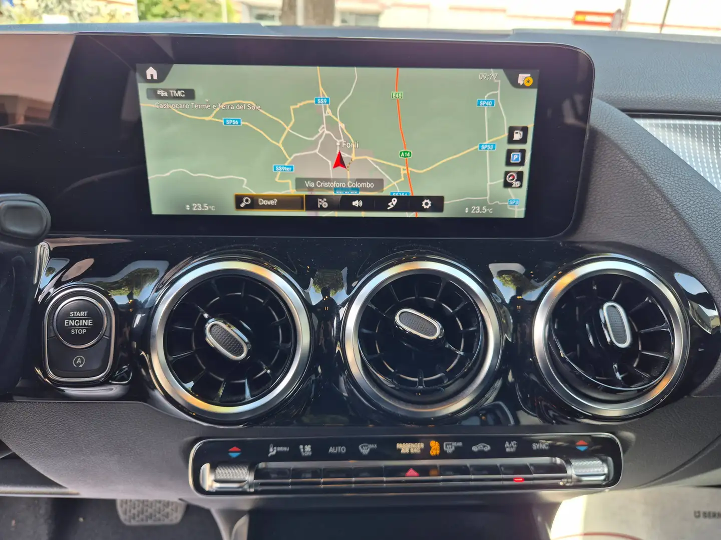 Mercedes-Benz GLA 180 d Business auto - immagine 11