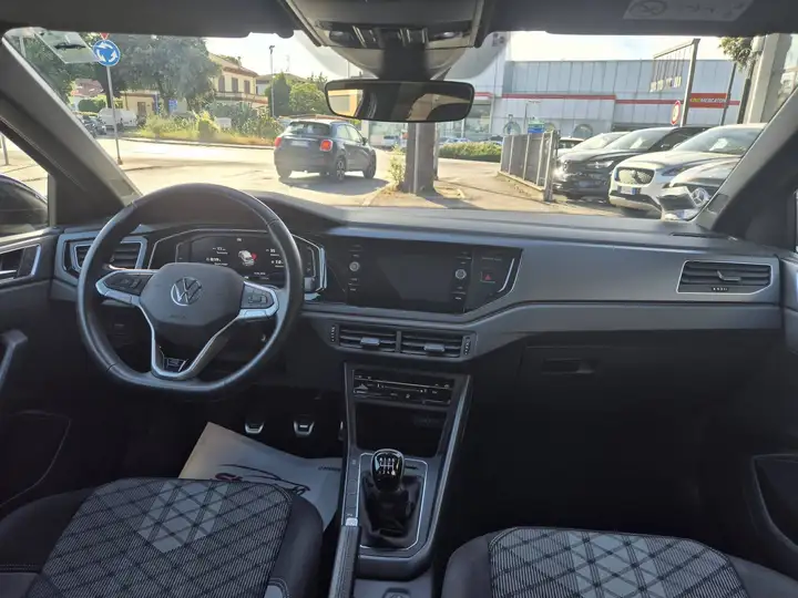 Volkswagen Taigo 1.0 tsi R-Line Plus 115cv - immagine 12