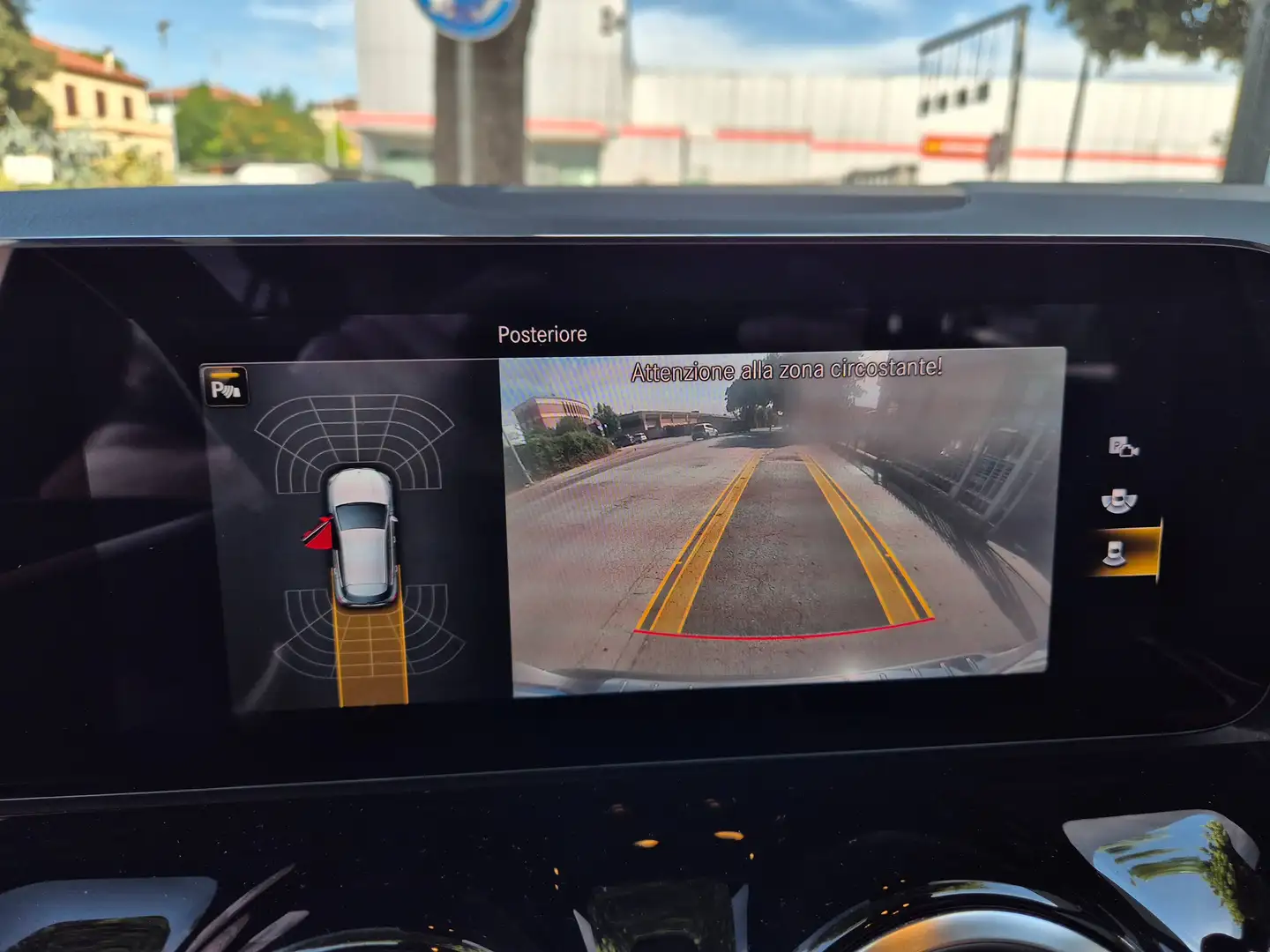 Mercedes-Benz GLA 180 d Business auto - immagine 12