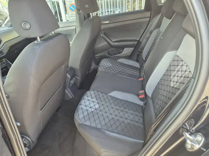 Volkswagen Taigo 1.0 tsi R-Line Plus 115cv - immagine 14