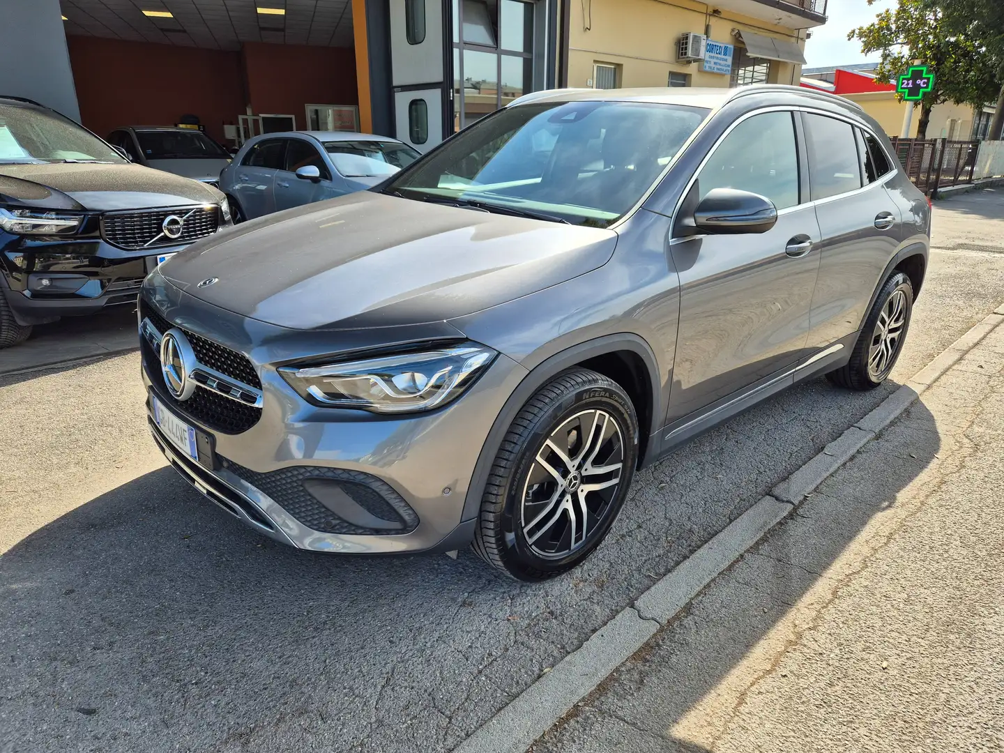 Mercedes-Benz GLA 180 d Business auto - immagine 2