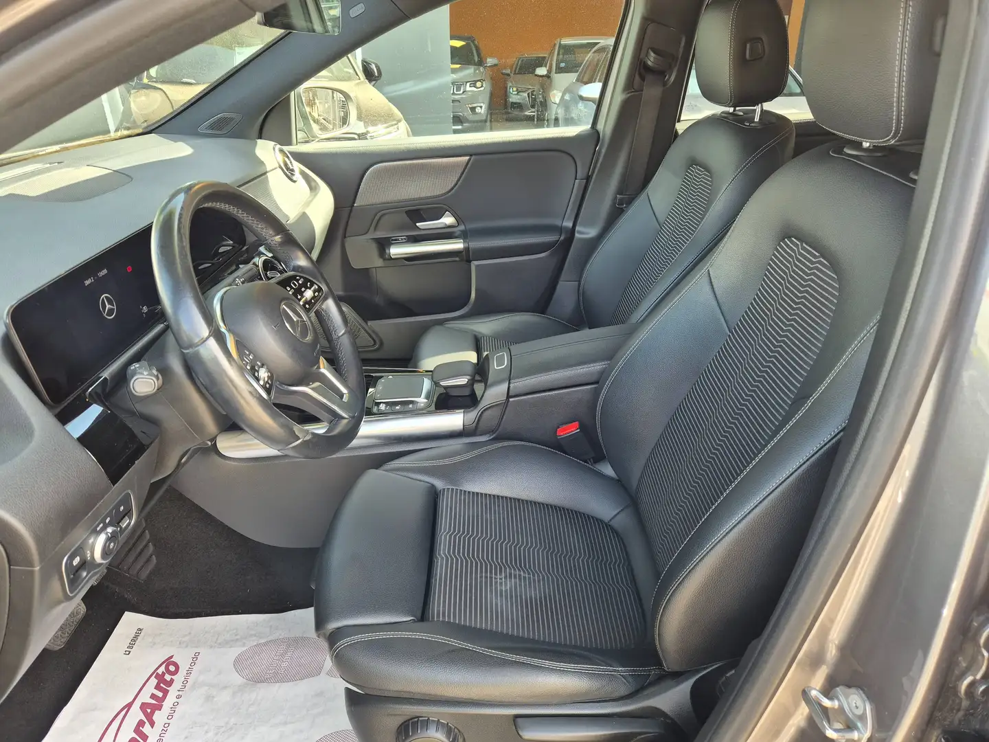 Mercedes-Benz GLA 180 d Business auto - immagine 5