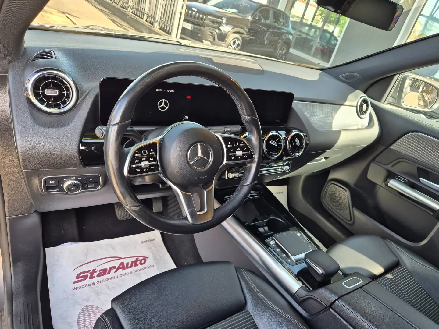 Mercedes-Benz GLA 180 d Business auto - immagine 6