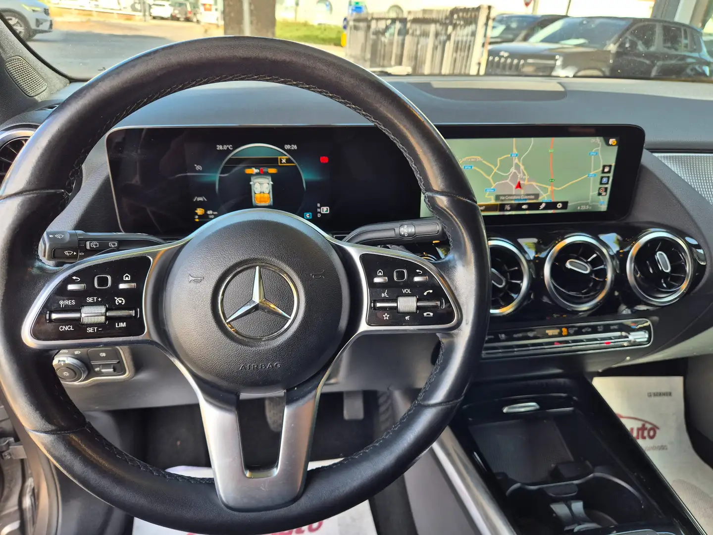 Mercedes-Benz GLA 180 d Business auto - immagine 9