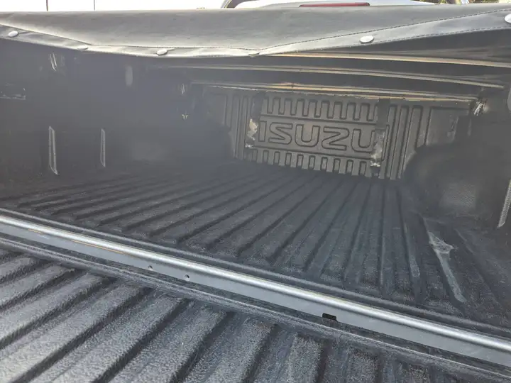 Isuzu D-Max 1.9 td crew Planet 4x4 - immagine 13