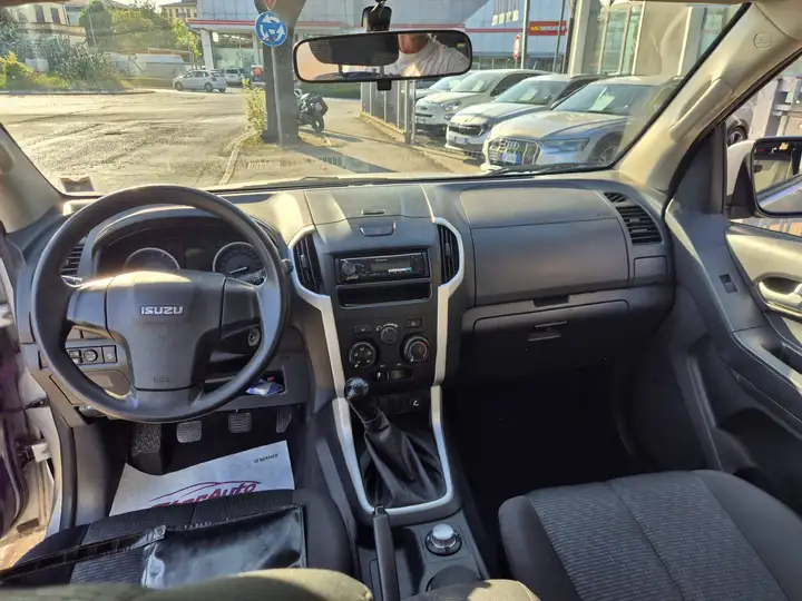 Isuzu D-Max 1.9 td crew Planet 4x4 - immagine 14
