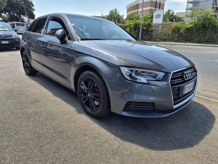 Audi A3 Sportback 2.0 tdi 150cv s-tronic - immagine 2