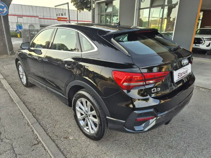 Audi Q3 Sportback 35 1.5 tfsi s-tronic - immagine 3
