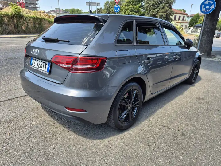 Audi A3 Sportback 2.0 tdi 150cv s-tronic - immagine 3