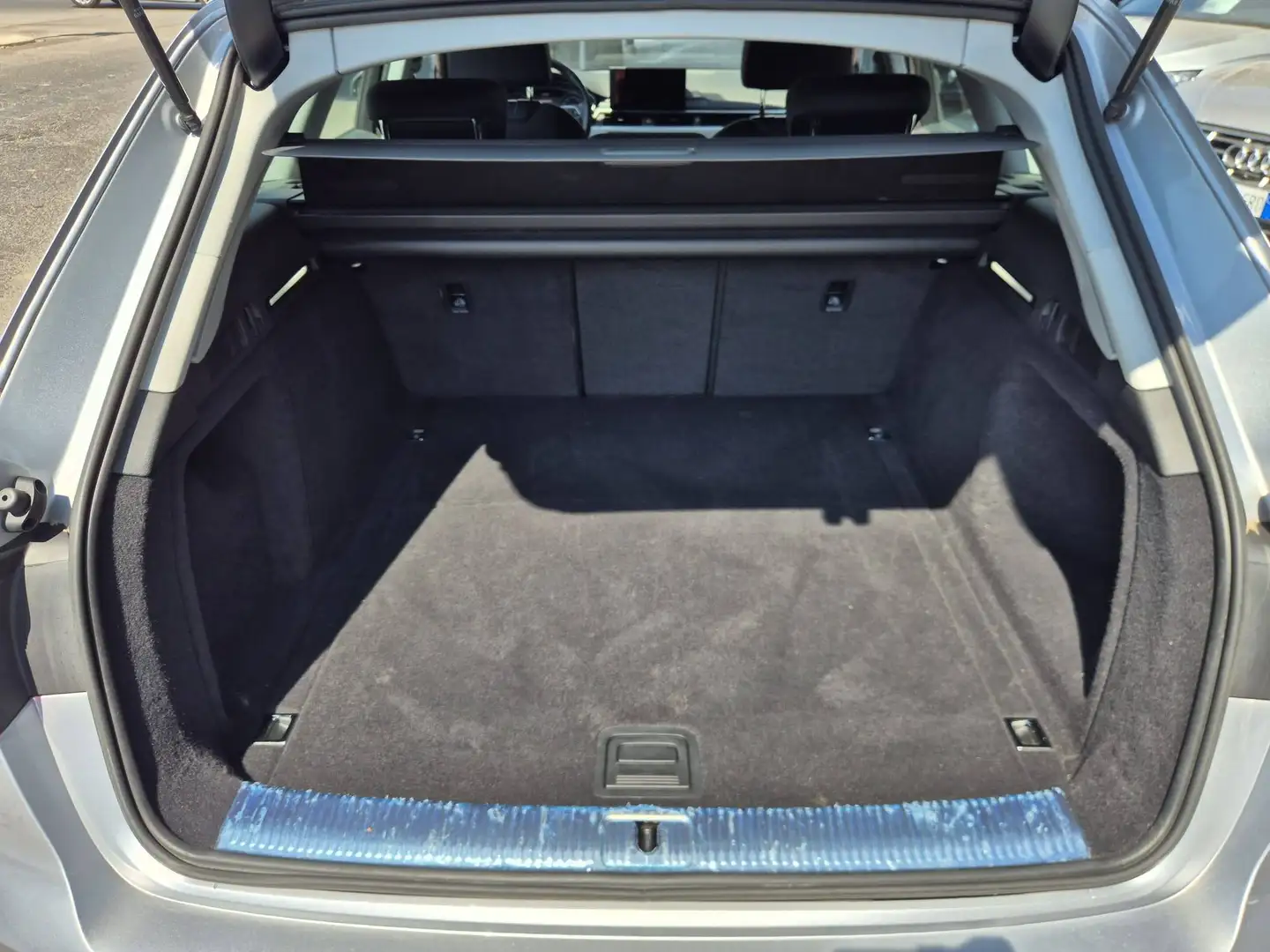 Audi A4 Avant 35 2.0 tdi mhev Business 163cv s-tronic - immagine 15